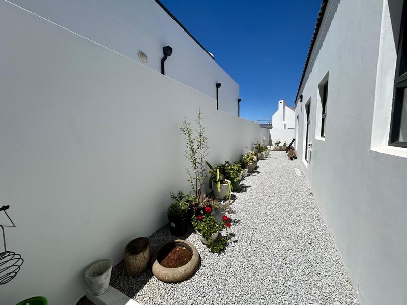 3 Bedroom Property for Sale in Golden Mile Western Cape